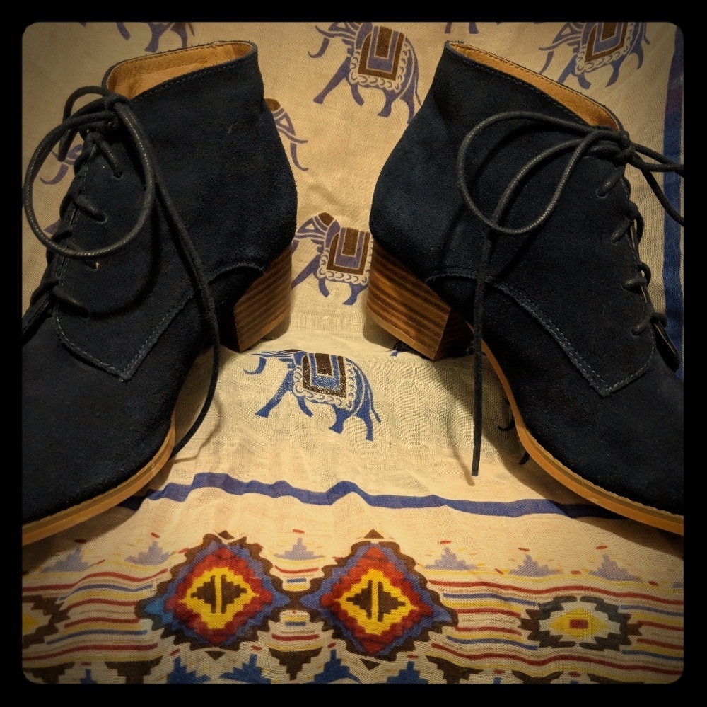 Super Cute Granny Boots in Blue Suede!! 🤩